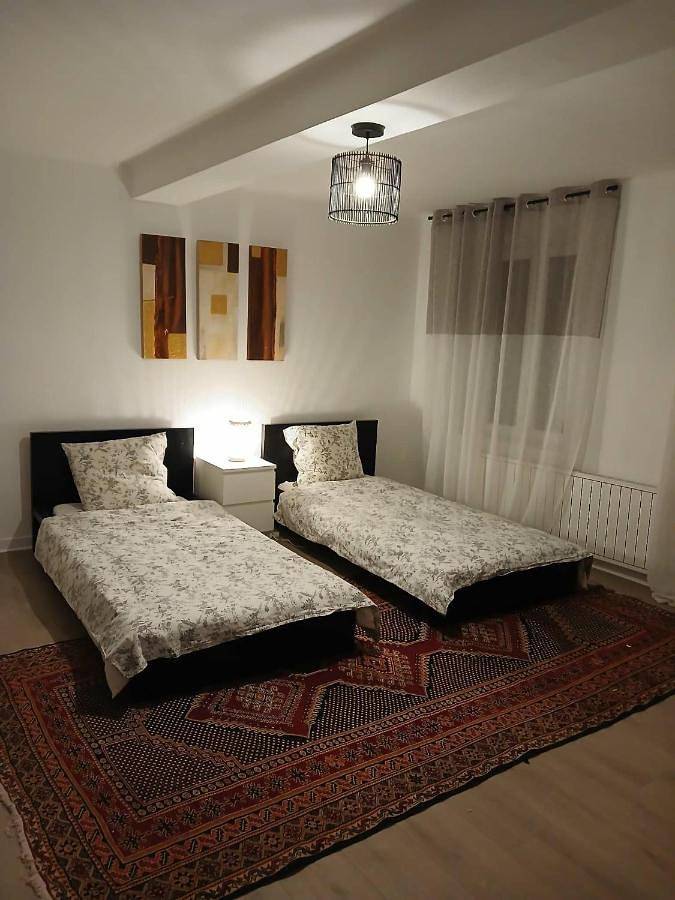 Gîte pour 2 personnes, avec jardin à Lohr (homonymie)