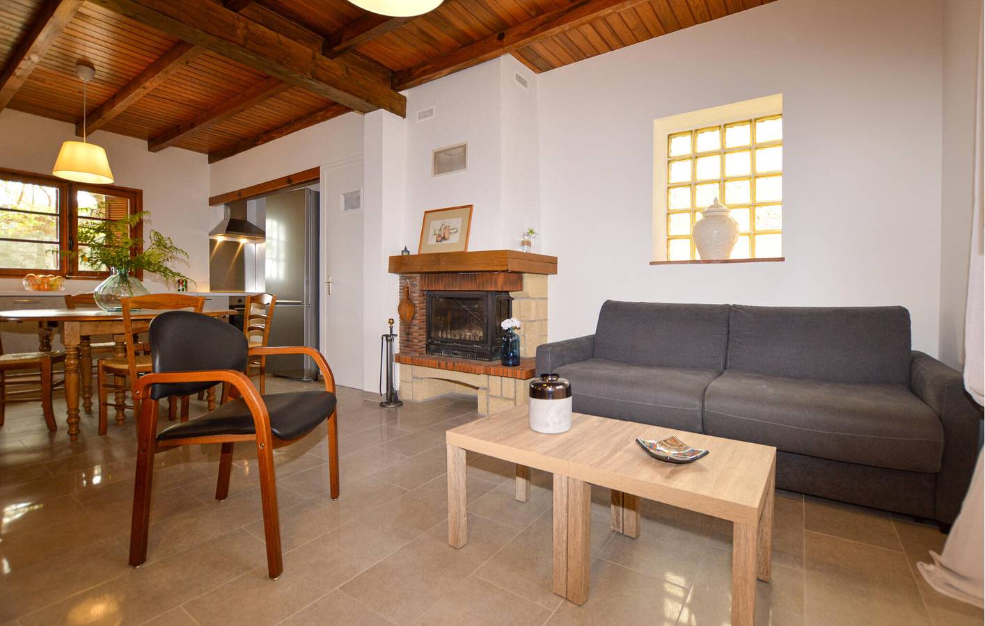 Moderno apartamento con parking, terraza y aire acondicionado en Popolasca (300m del centro de la ciudad) in Popolasca, Parc naturel régional de Corse