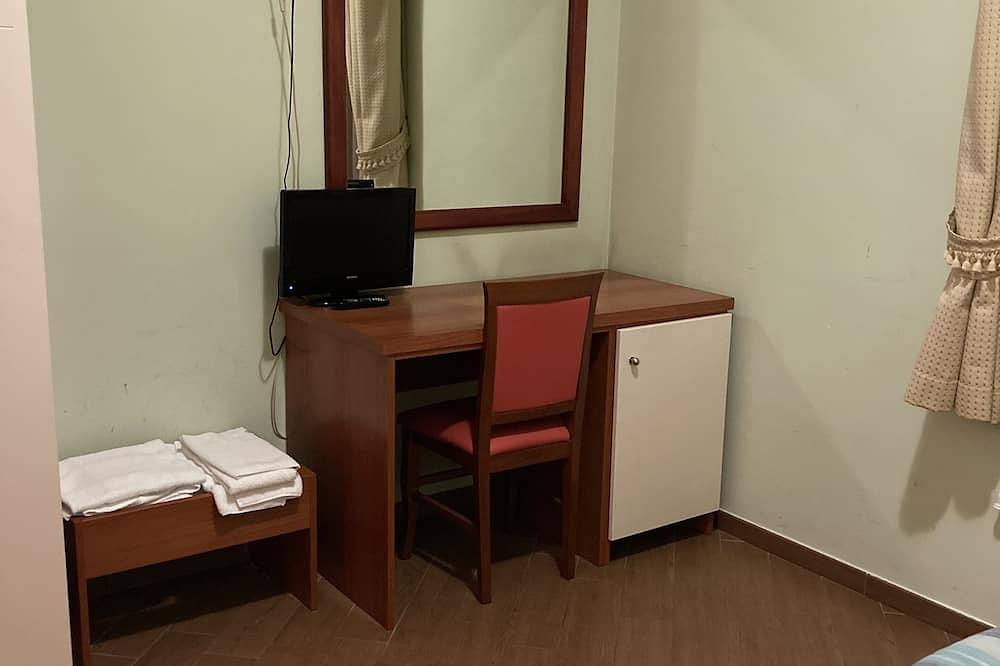 Residence Le Ginestre Double room N ° 4 in Avezzano, Provincia di L'Aquila