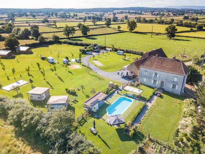 Tente pour 4 personnes, avec Terrasse et Piscine