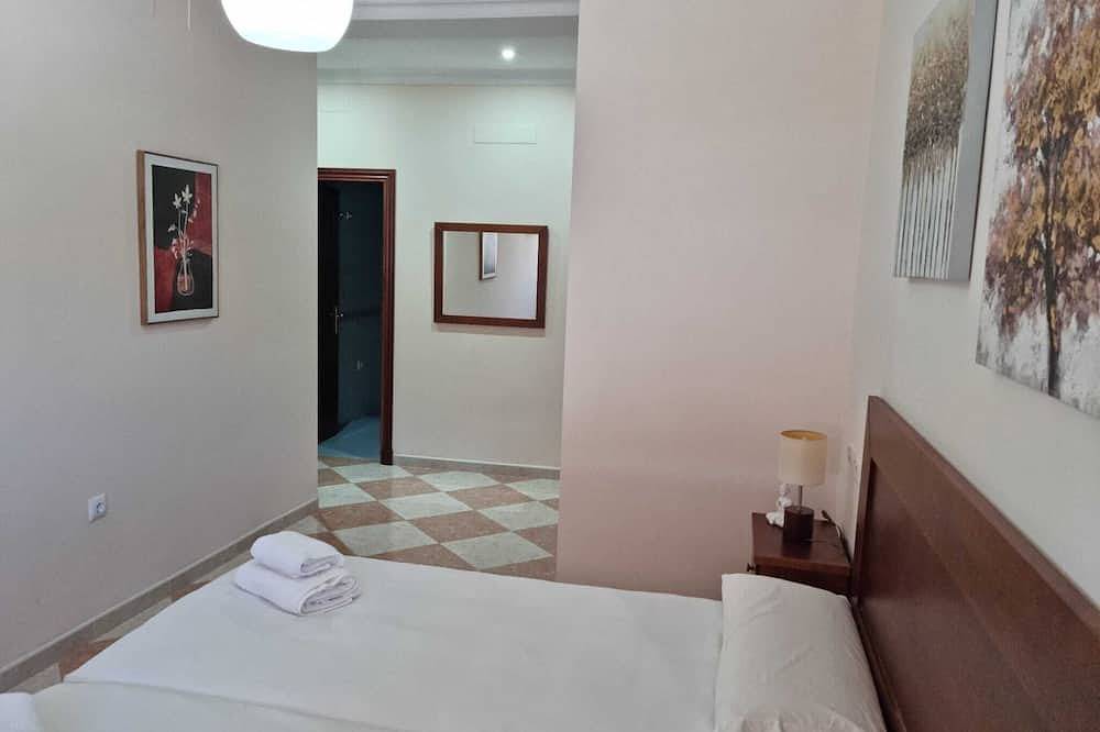 Appartamento intero, Spacious holiday apartment of 110m2, with 30m2 terrace Suitable for families in Arcos de la Frontera, Pueblos Blancos
