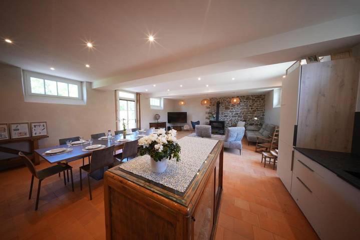 Location de vacances pour 10 personnes, avec jardin à Tréméreuc - 2
