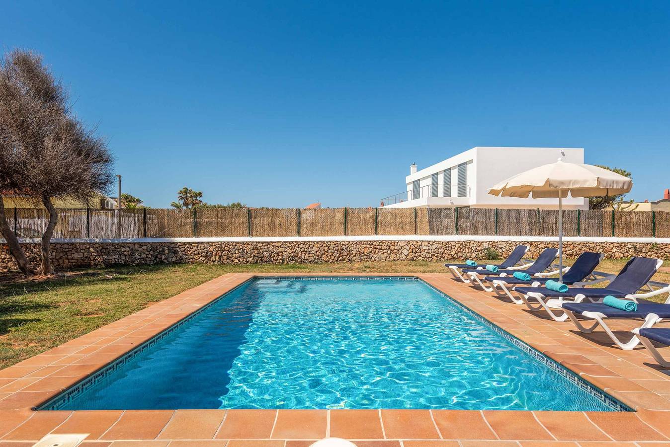 Chalet para 7 personas con terraza in Cala Blanes, Ciudadela