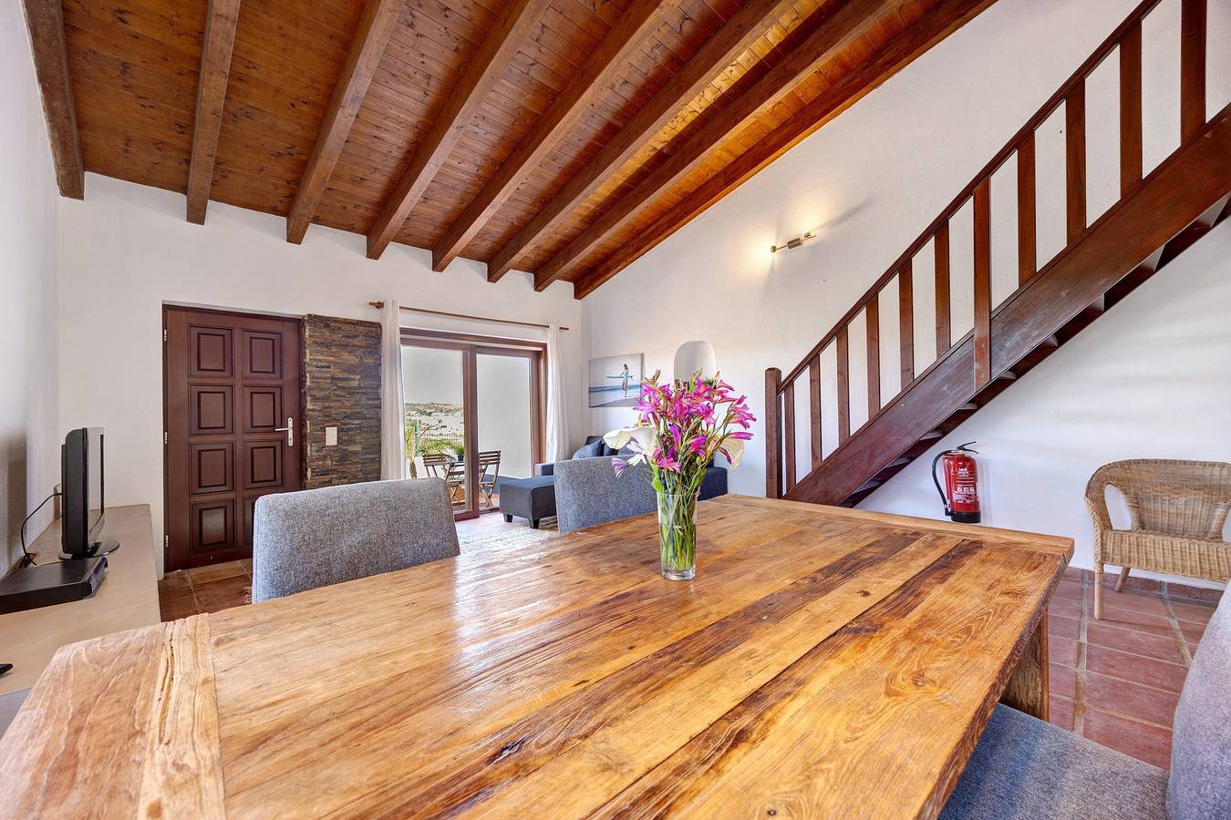 Villa Fun Ride Surf School avec piscine et jardin partagés in Raposeira, Vila do Bispo