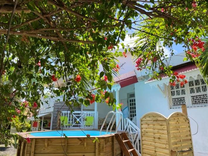 Location de vacances pour 8 personnes, avec balcon ainsi que piscine et jardin dans Pointe Faula - 3