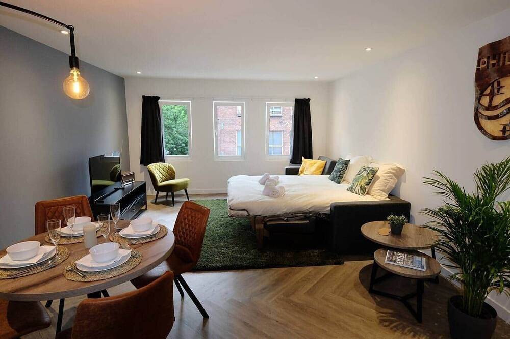 Entire apartment, Spacious 65m2 Apartment (R-65-B) in Eindhoven, North Brabant