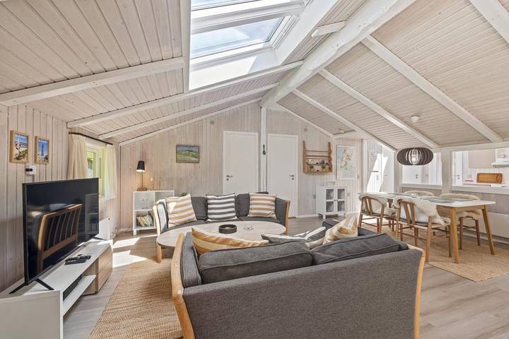 Idyllic holiday home set in peaceful natural grounds in Blåvand in Blavand, Región de Varde