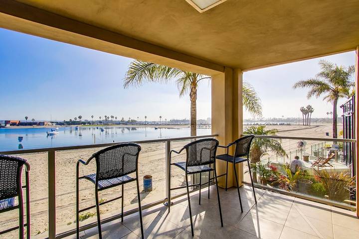 Beach house for 8 people, with balcony in San Diego