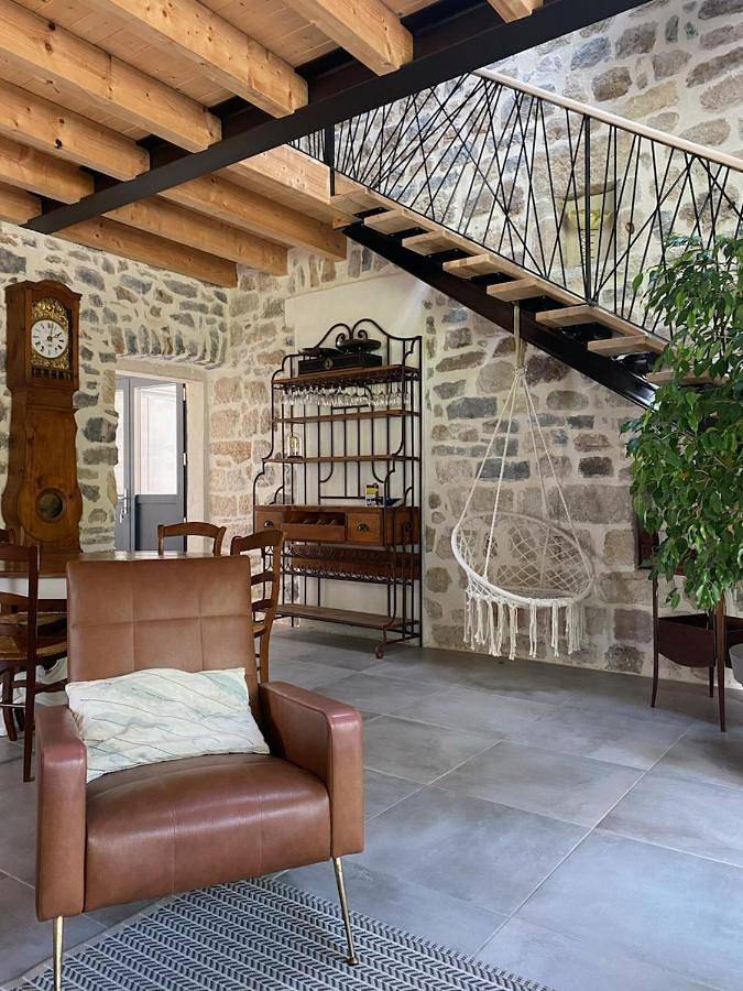 Location de vacances pour 4 personnes, avec Terrasse et Jardin à Vinezac