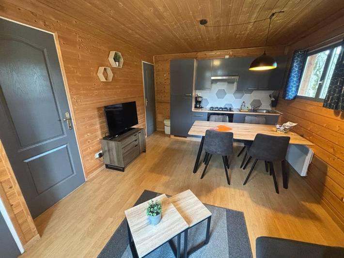 Location de vacances pour 4 personnes, avec jardin dans Saint-Bonnet-de-Condat - 3