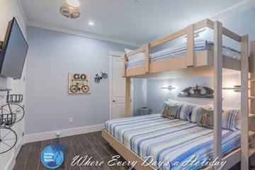 Vacation House for 24 Guests in Emerald Coast, Florida Panhandle, Picture 1
