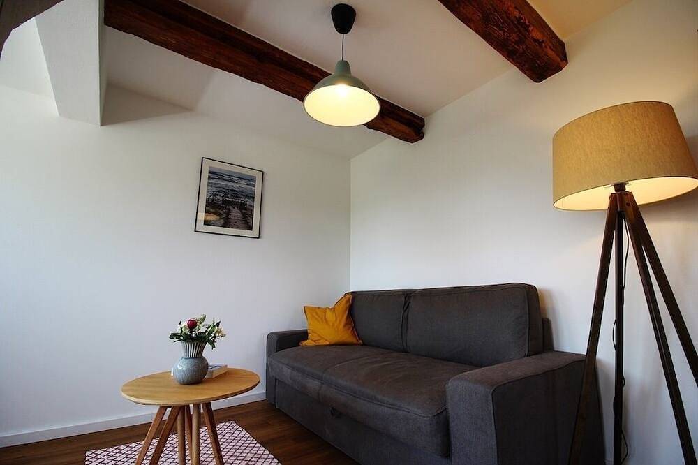 Ganze Wohnung, Kleine Giebelwohnung im Ferienhaus Makrele von 1877 in Sundhagen, Stralsund Umland