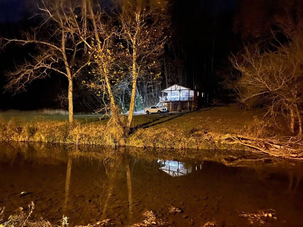 1-Br cabin just 5 minutes to Great Smoky Mountains National Park on Cosby Creek in Cosby (TN), Cocke County