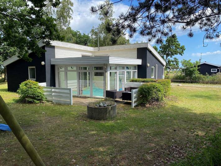 Ferienhaus für 7 Personen, mit Terrasse und Pool sowie Sauna in St. Sjørup