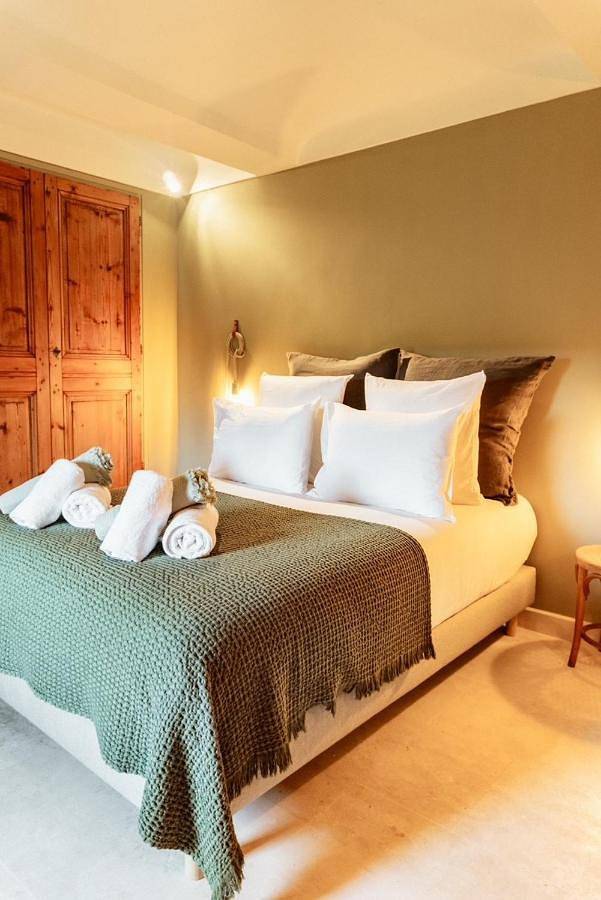 Maison d’hôte pour 3 personnes, avec piscine ainsi que jardin et jacuzzi à La Garde-Adhémar - 4