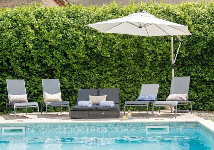 Location de vacances pour 8 personnes, avec piscine ainsi que jardin et jacuzzi à Charmes-sur-Rhône - 3