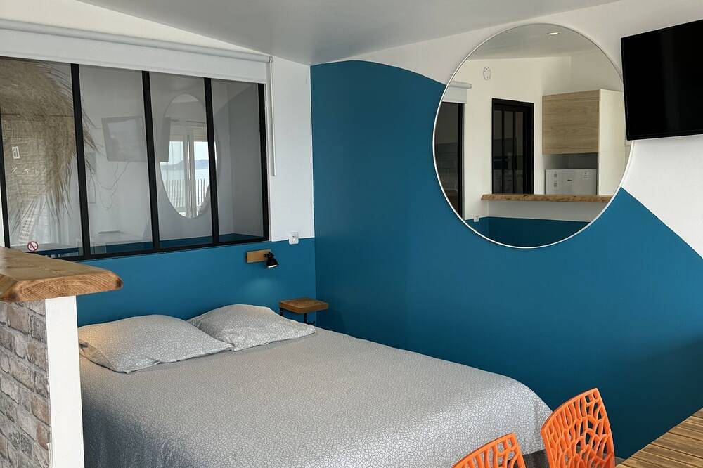 Ganze Wohnung, T2 Climatisé Rdc-Apartment-Standard-Ensuite mit Dusche-Terrasse in La Capte, Hyeres