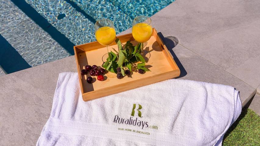 Casa rural para 20 personas, con balcón/terraza y piscina en Riogordo - 3