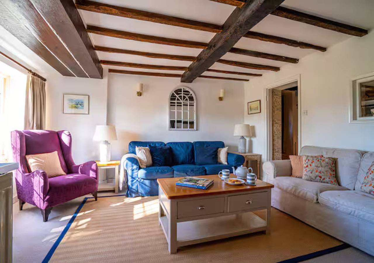 Delightful 4 bedroom Cotswold character cottage - Pass the Keys in Stow-on-the-Wold, Gloucestershire