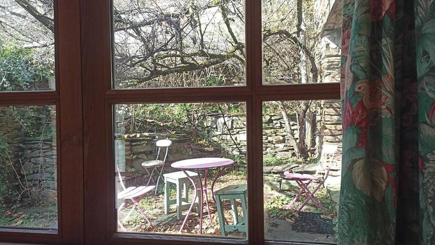 Hôtel pour 4 personnes, avec Terrasse ainsi que Jardin et Vue à Vialas - 3