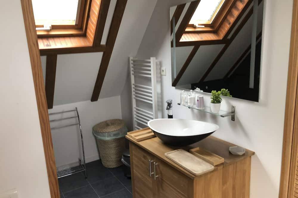 Appartement entier, Bulle magique face au Mont Valier, studio douillet in Aleu, Parc naturel régional des Pyrénées ariégeoises