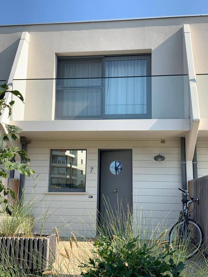 Maison de vacances pour 4 personnes, avec piscine ainsi que terrasse et vue