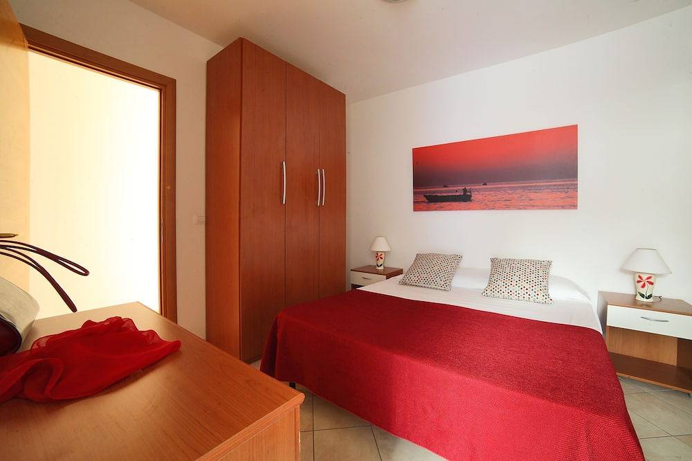 Ganze Wohnung, Apartment mit 4 Betten im Erdgeschoss (Aphrodite) und 100 m vom Strand entfernt in Lido Mania, Ugento