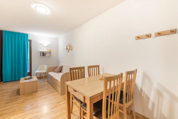 Apartamento entero, Apartamento 'Un Jardín en el Corazón de Luchon' con balcón y Wi-Fi in Luchon-Superbagnères, Bagnères-de-Luchon