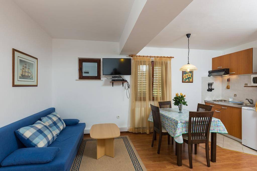 Entire studio, Apartments Milanović - Superior Studio Apartment with Terrace and Garden View in Cavtat, Cavtat (Dalmatia)