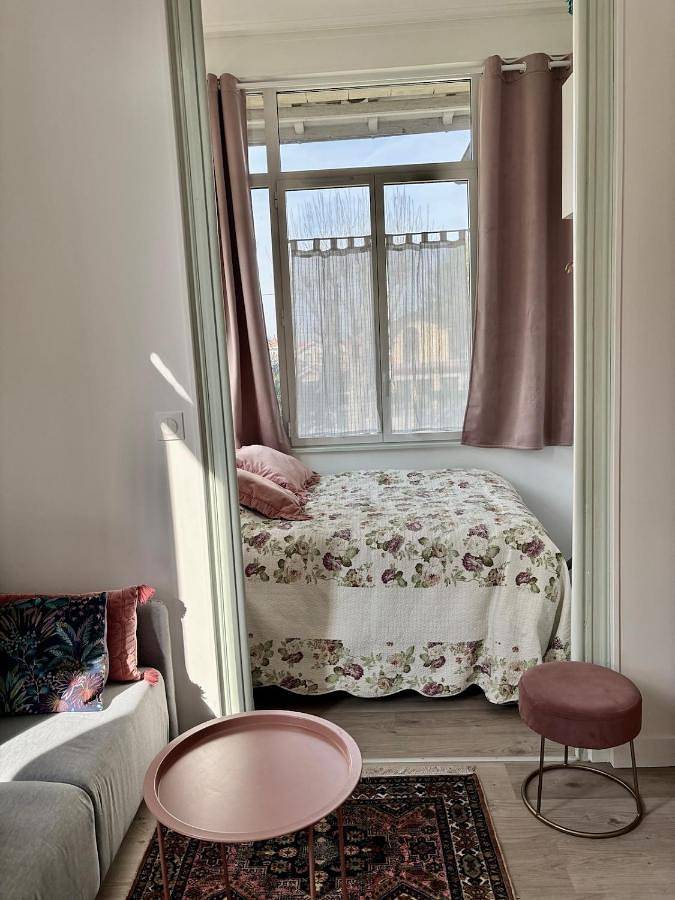 Appartement entier, Studio Rose-Jasmin 15 minutes plage in Arcachon, Région d'Arcachon