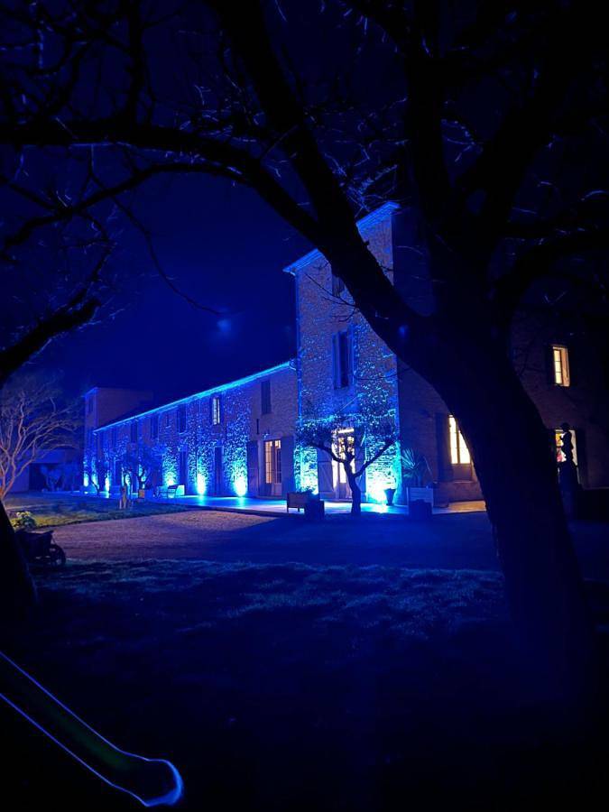 Ferienhaus für 6 Personen, mit Terrasse und Whirlpool sowie Garten und Pool