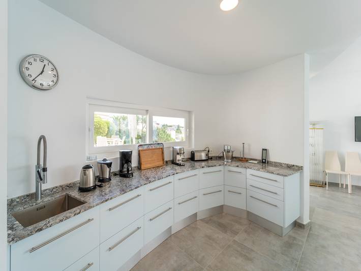 Casa rural para 12 personas, con piscina y jardín en Sant Lluís - 4