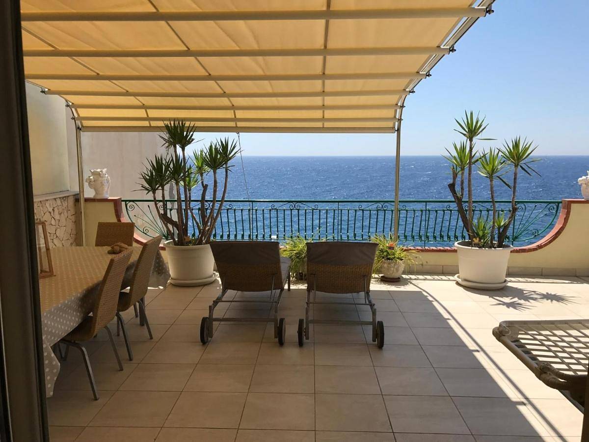 Appartamento intero, Penthouse Apartment in Santa Teresa di Riva, Provincia di Messina