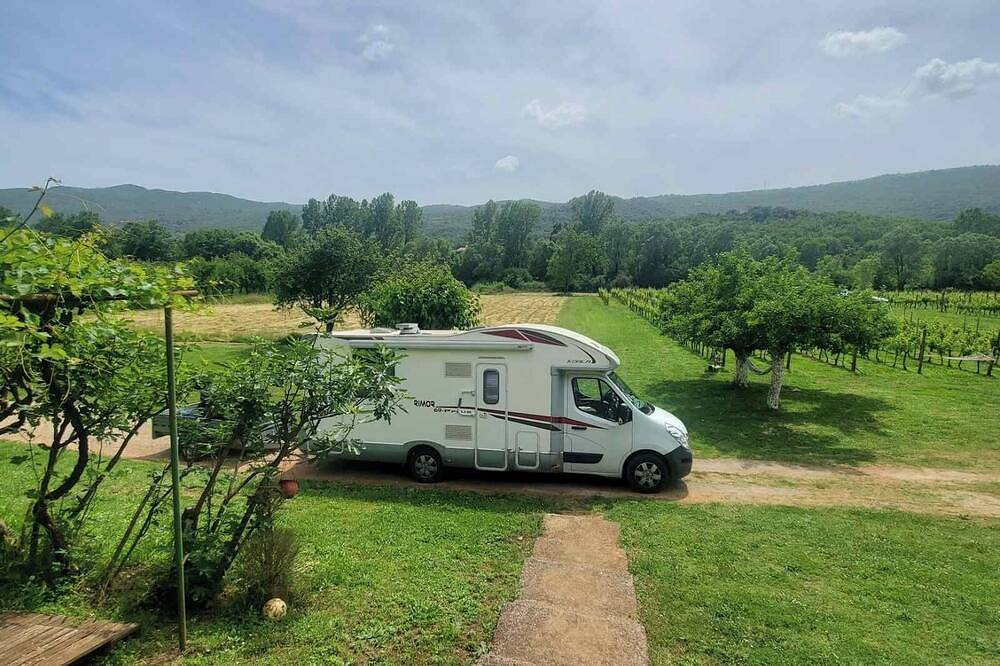 Purple Eye Estate - Camp & Winery (Jokaš) in Opština Danilovgrad