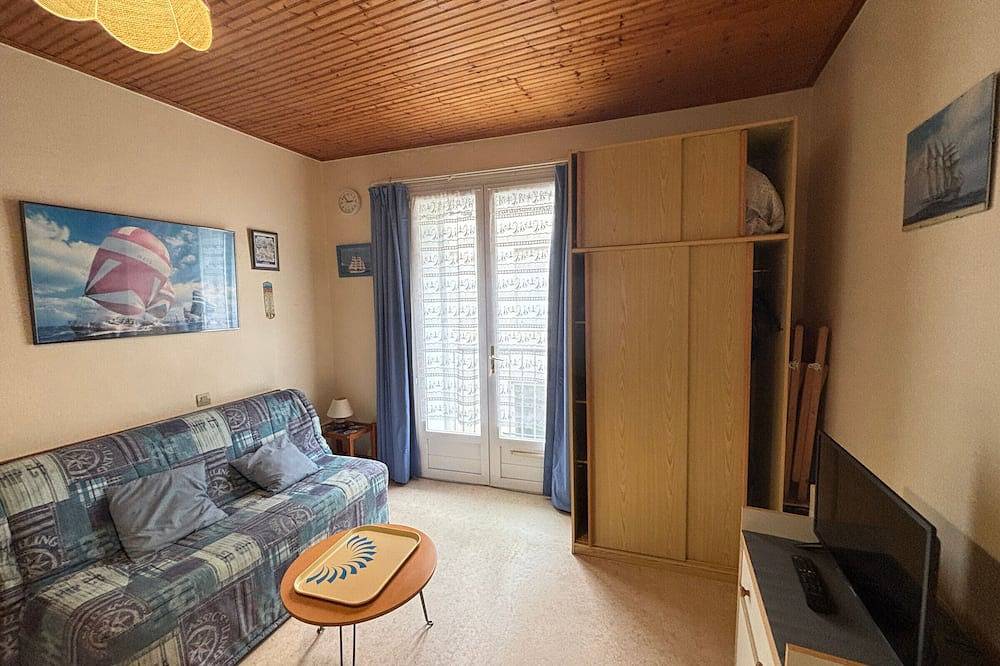 Entire apartment, Convenient studio near the beach in Les Sables-d'Olonne, Vendée