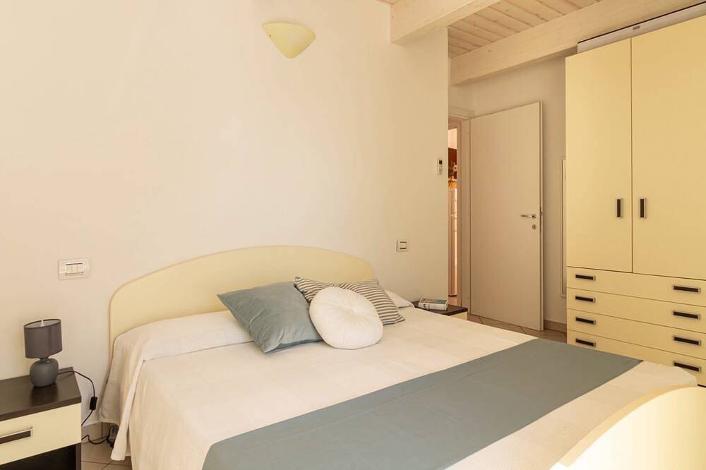 Entire apartment, Sea View & Relax – Apartment for 4 Guests, 100m from the Beach in Grottammare, Grottammare (Comune)