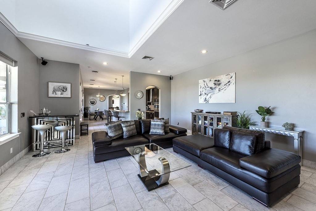 Licensed Luxury Modern Estate, tolle Aussicht auf den Strip! Mins to Strip, Konvention in Las Vegas, Red Rock Canyon