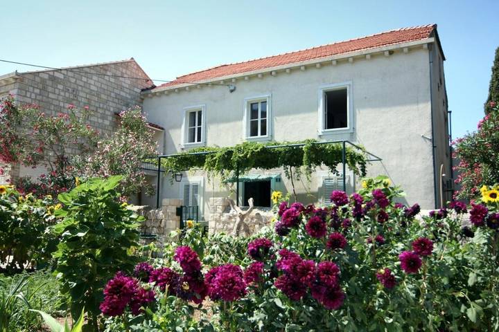 Maison d’hôte pour 2 personnes, avec vue et terrasse