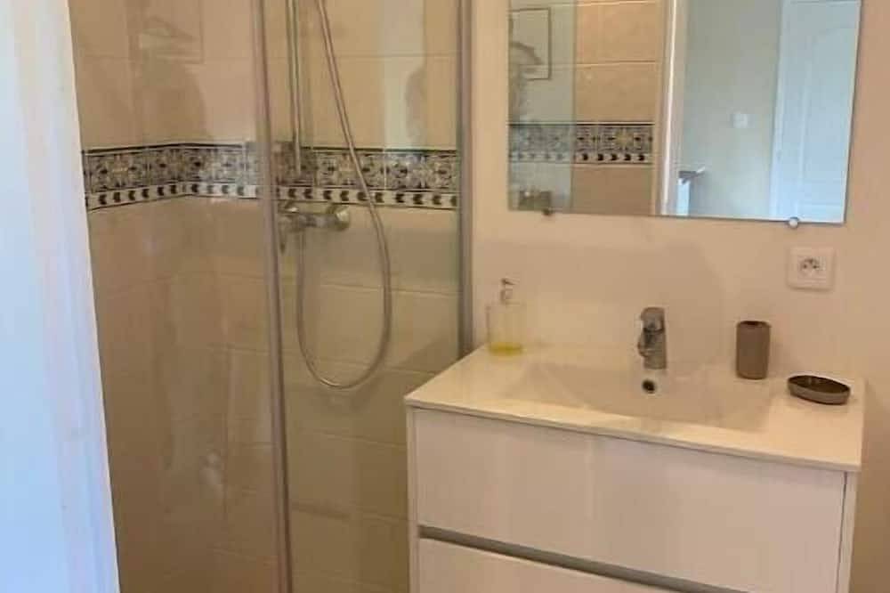Gite 2 Pers de la Bergerie St Christophe in Taradeau, Region de Draguignan