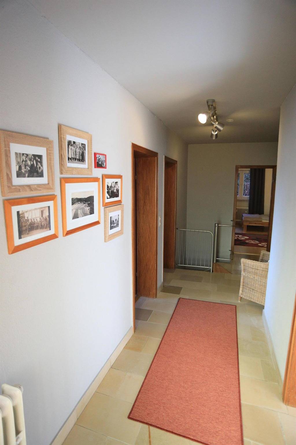 Ganze Ferienwohnung, Appartement/Fewo, Badewanne, 2 Schlafräume in Niederbreitbach, Rheinland-Pfalz