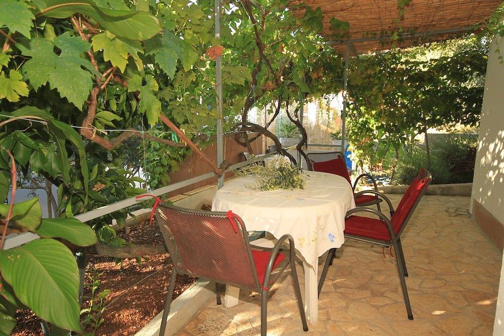 Ganze Wohnung, 1-Zimmer-Ferienwohnung mit Terrasse Rukavac, Vis (A-8897-b) in Rukavac, Vis