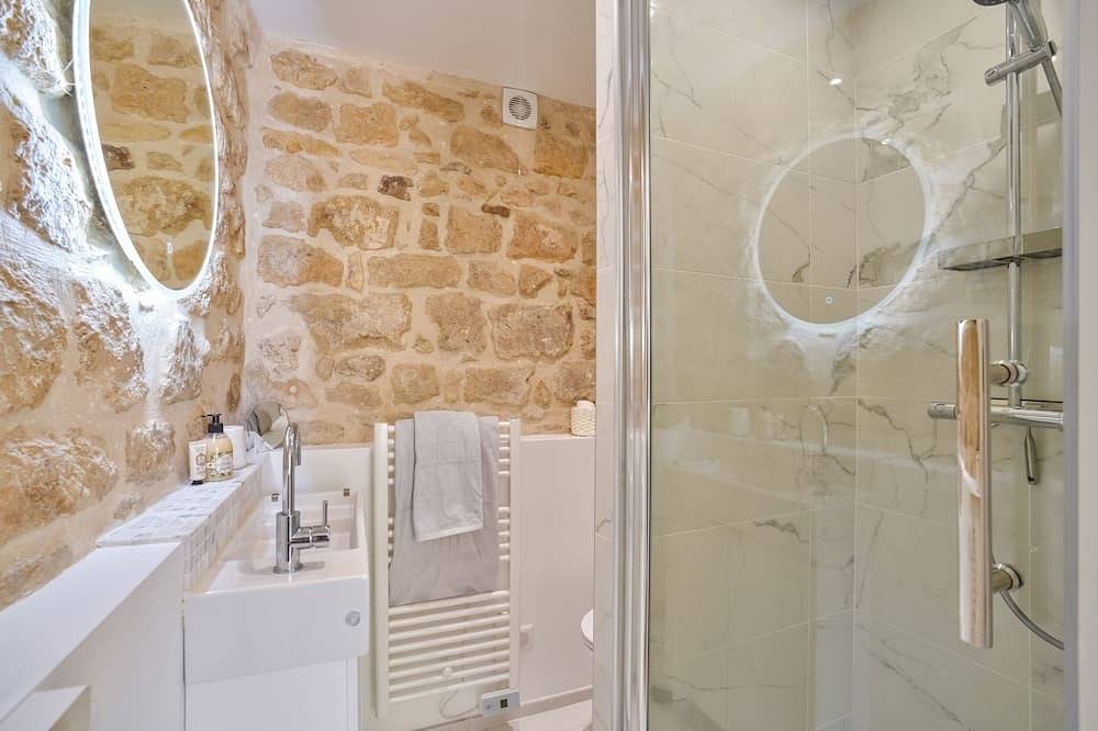 Apartamento entero, Amman - Self-contained studio with garden terrace in Auvers-sur-Oise, Parque natural regional del Vexin Francés