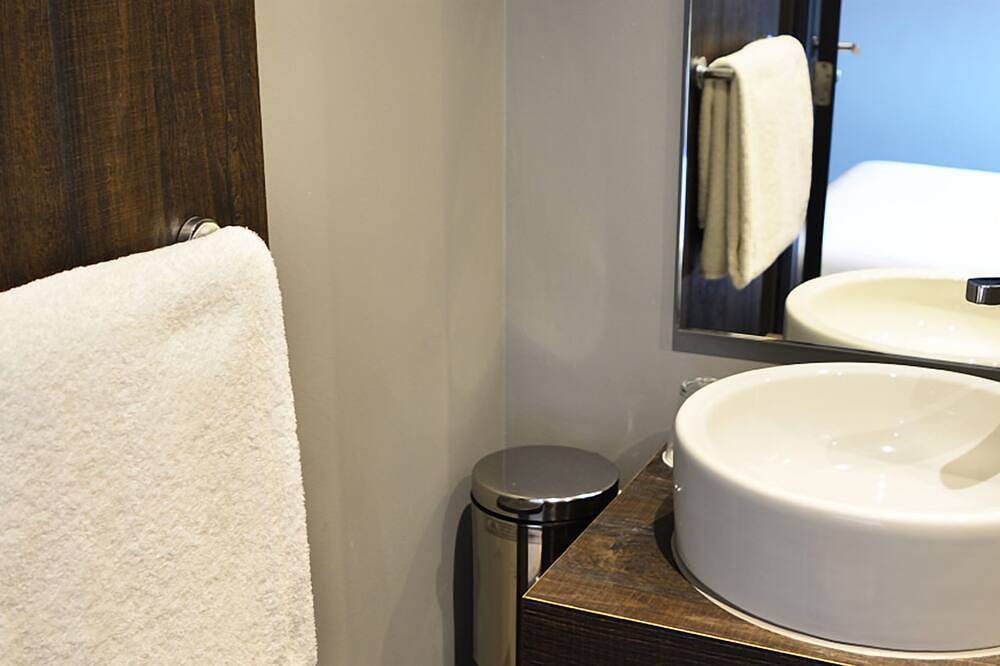 Soothing Beachfront Escape | Lux Haven w/Balcony & Sea Access Near Famous Sites in Wassenaar, Stadsgewest Haaglanden