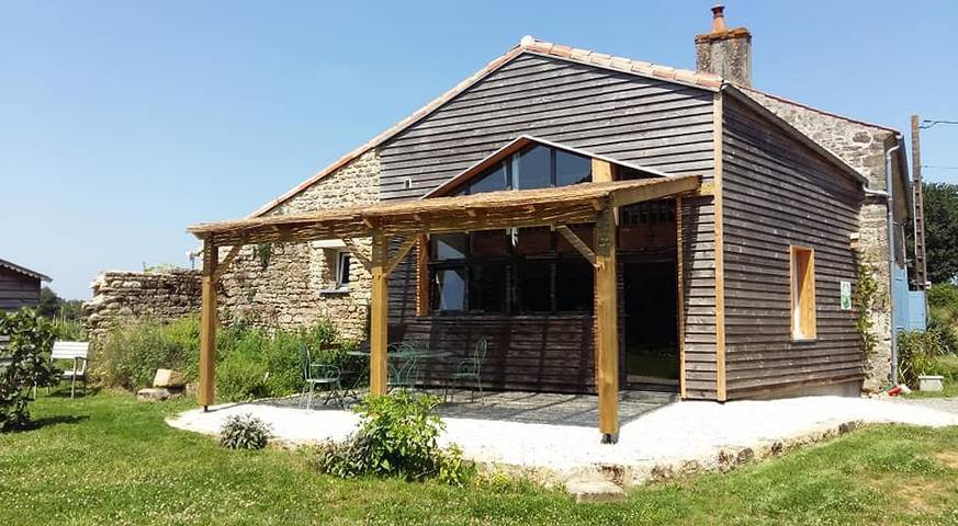 Gîte pour 4 personnes, avec terrasse et jardin, animaux acceptés