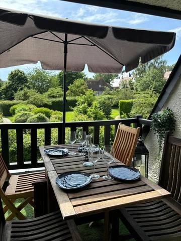 Gîte pour 4 personnes, avec piscine ainsi que vue et balcon à Saint-Arnoult