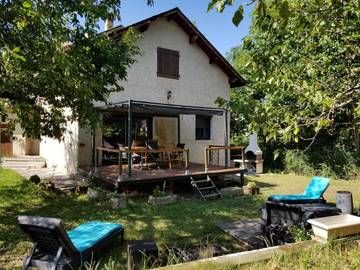 Gîte pour 6 personnes, avec jardin à Baratier