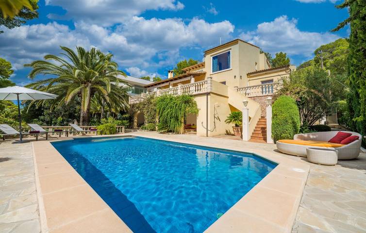 Acogedor 2BR Apartamento con terraza, barbacoa y WiFi, a 2 km de la playa de Cala Auberdans in Costa dels Pins, Son Servera