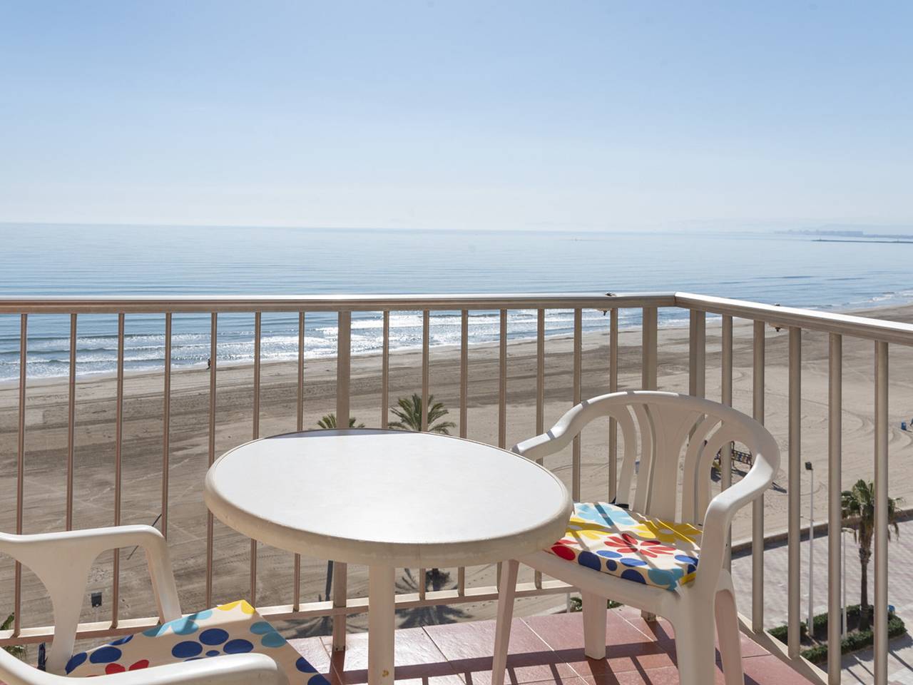 Entire apartment, Apartment in Cullera: 2 bedrooms, beachfront, parking in Cullera, Costa de Valencia