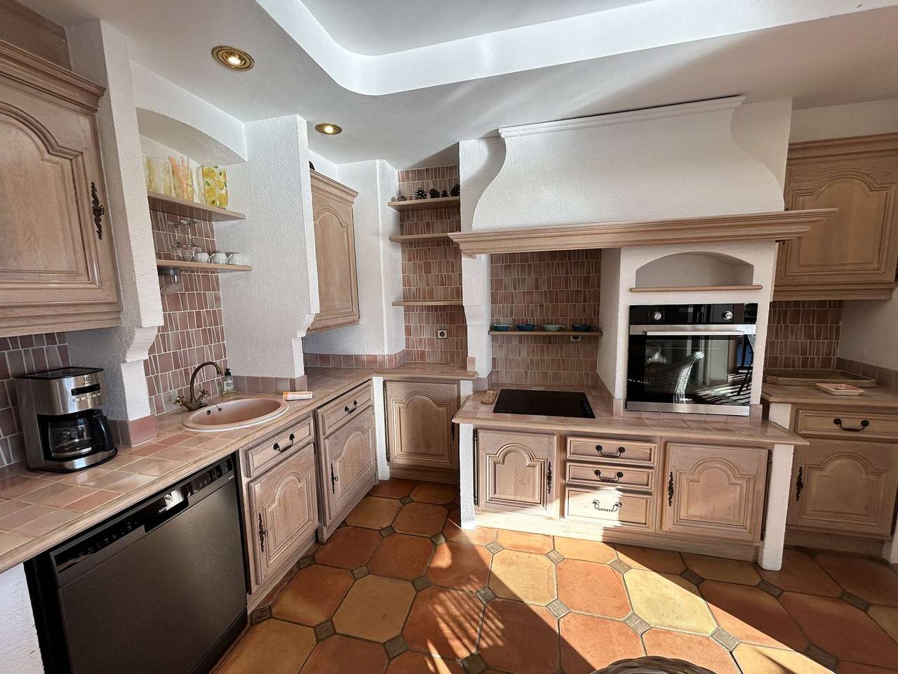 Geheel appartement, 3-Room Apartment in Port Grimaud Ii with Sea View and Wi-Fi in Port Grimaud, Grimaud