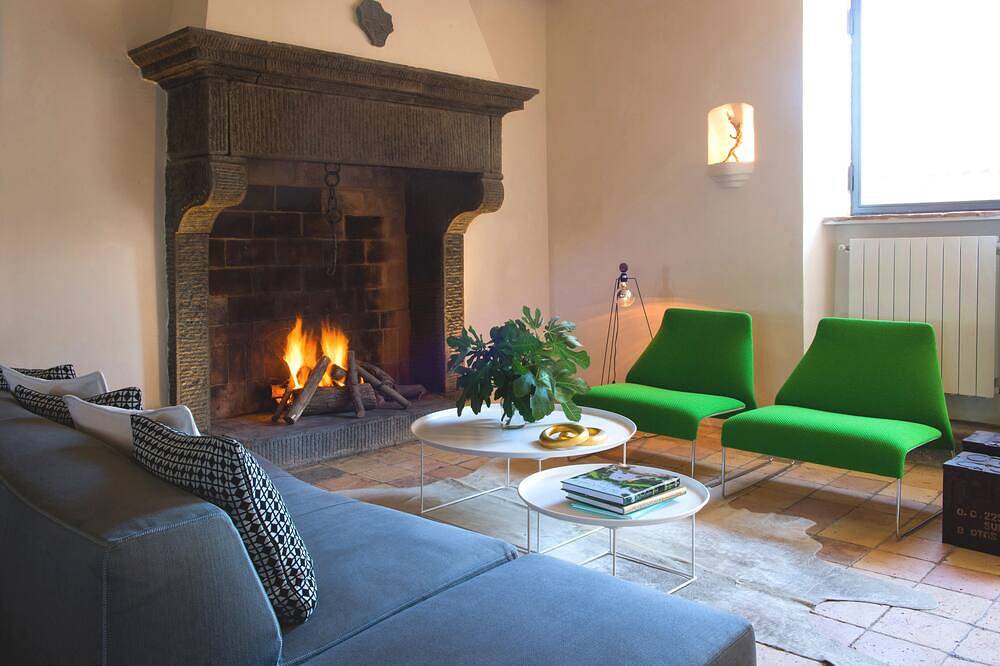 Ein einzigartiges Luxushaus, Designer-Interieur, privater Pool, in einer märchenhaften Stadt in Lubriano, Viterbo Provinz